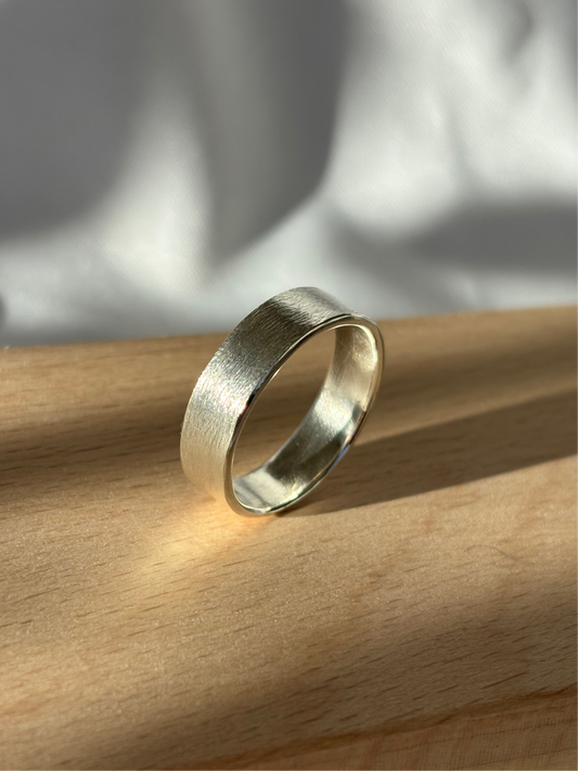 Bague Ata, Argent massif